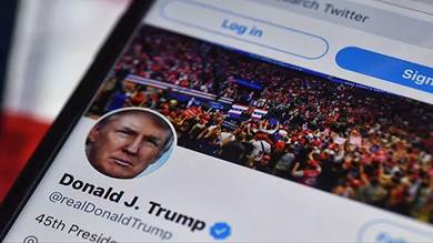حساب الرئيس الأميركي السابق دونالد ترمب يعود للظهور على تويتر